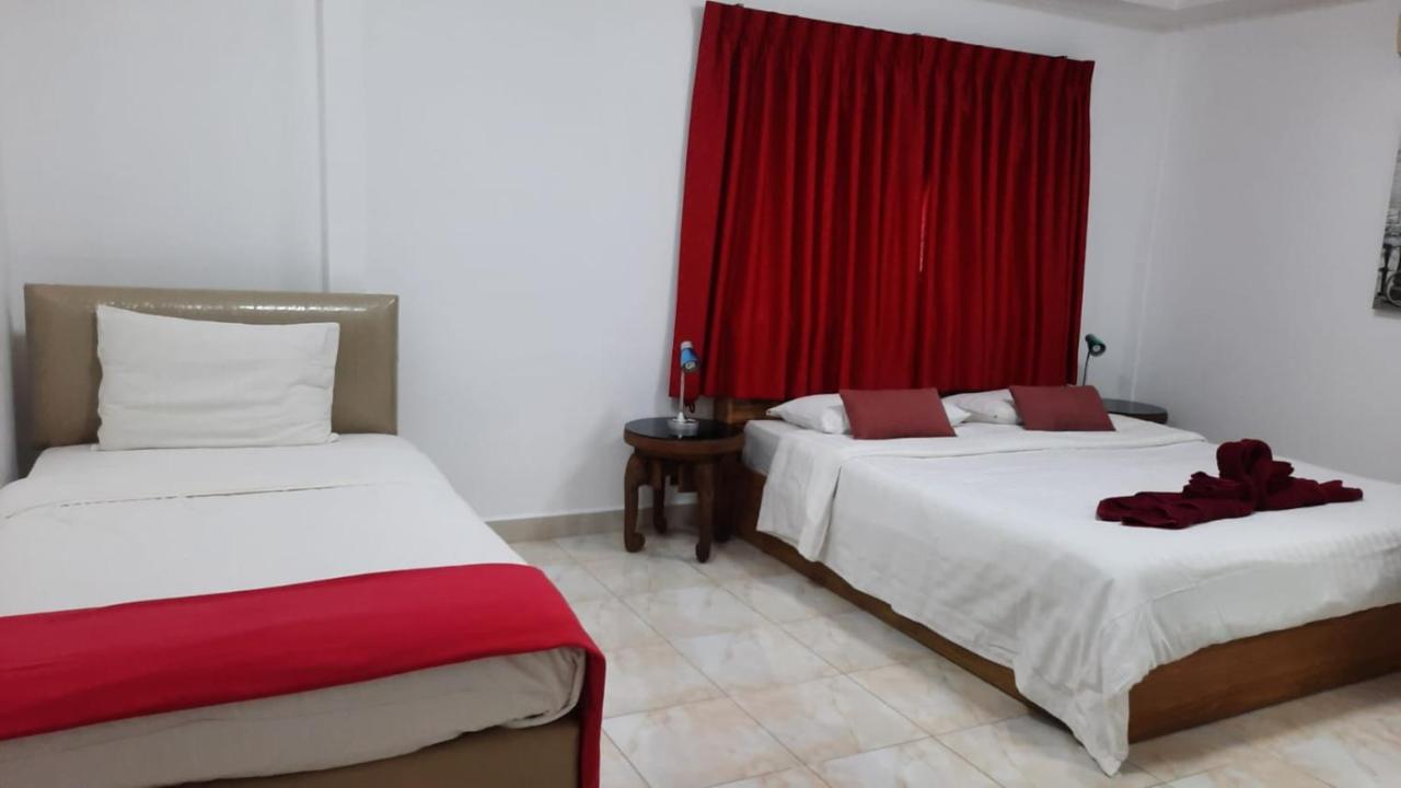 Happy Beach Jomtien Guesthouse Exteriör bild