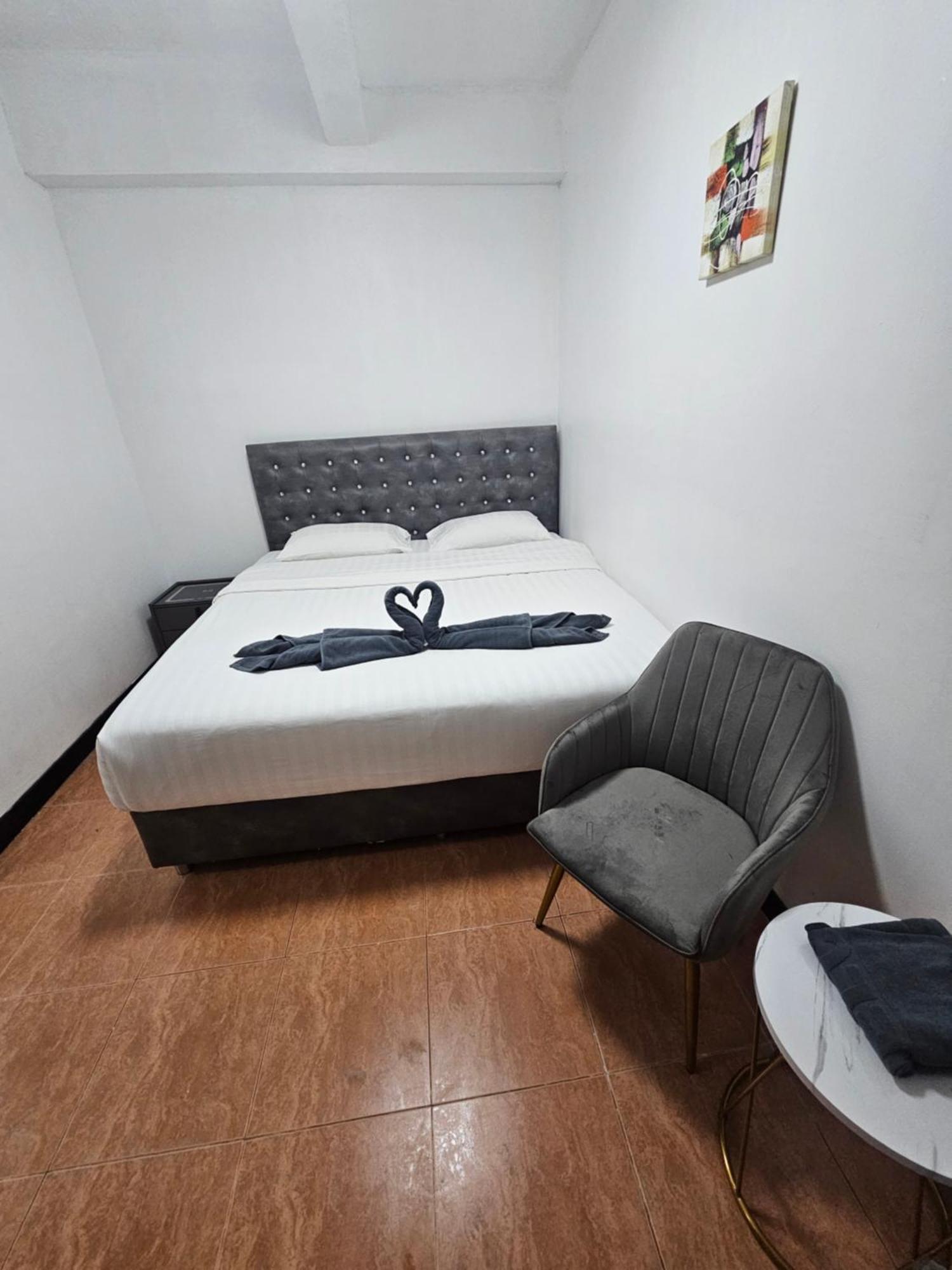 Happy Beach Jomtien Guesthouse Exteriör bild